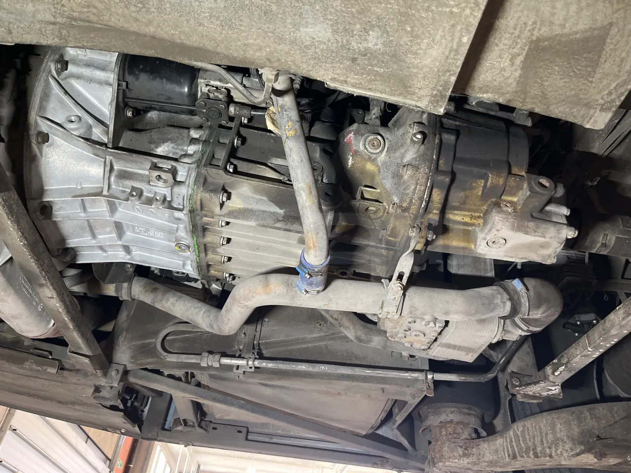 Mercedes-Benz Integro E5 4 - Euro5 - 220kW - 12.140mt - gearbox photo