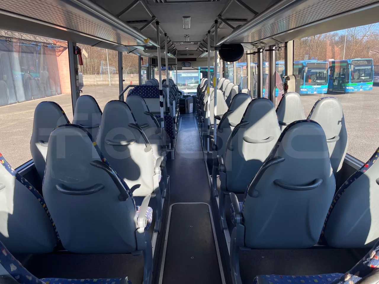 Mercedes-Benz Integro E5 4 - Euro5 - 220kW - 12.140mt - forward view middle aisle