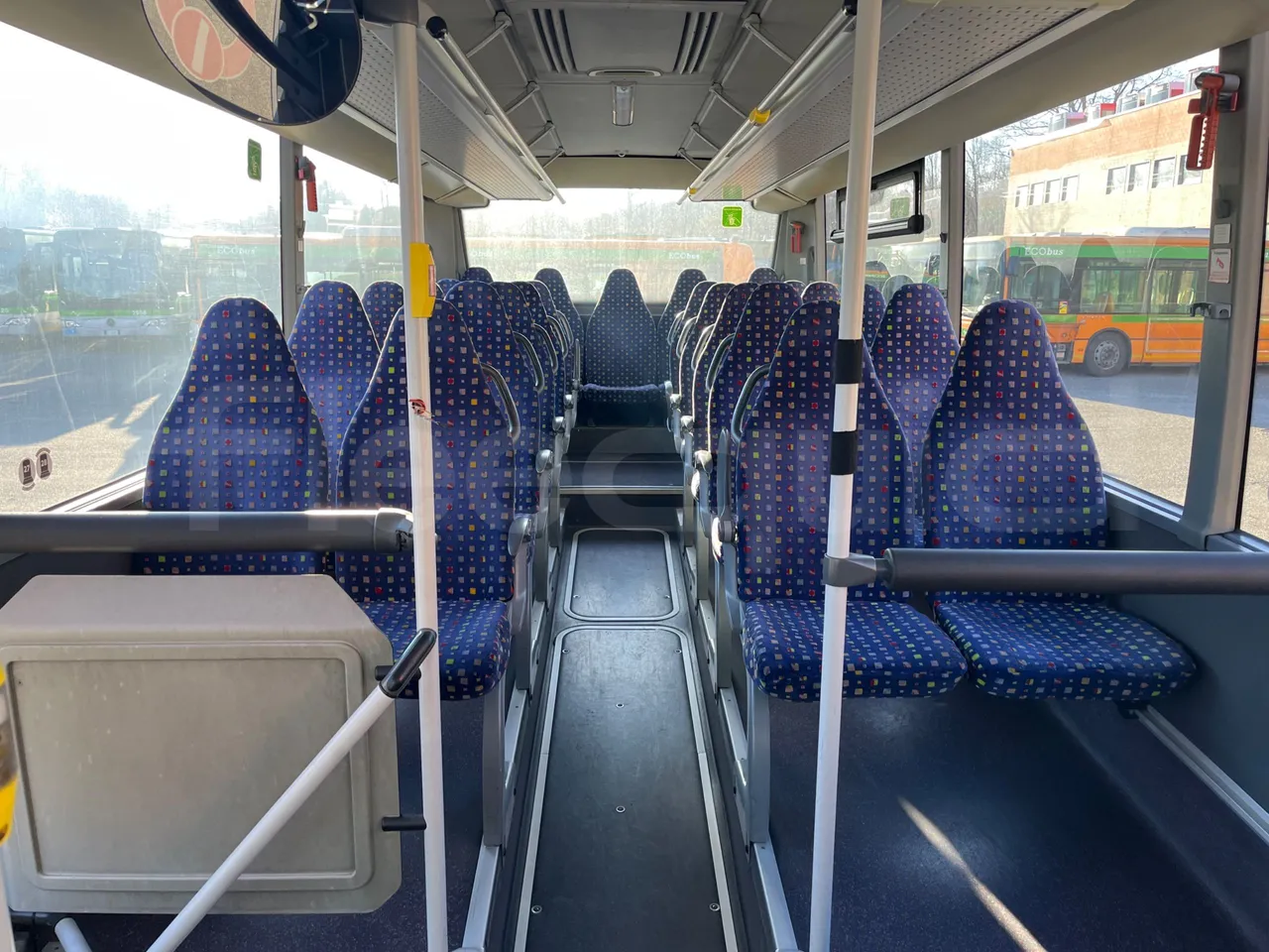 Mercedes-Benz Integro E5 4 - Euro5 - 220kW - 12.140mt - reverse view middle aisle