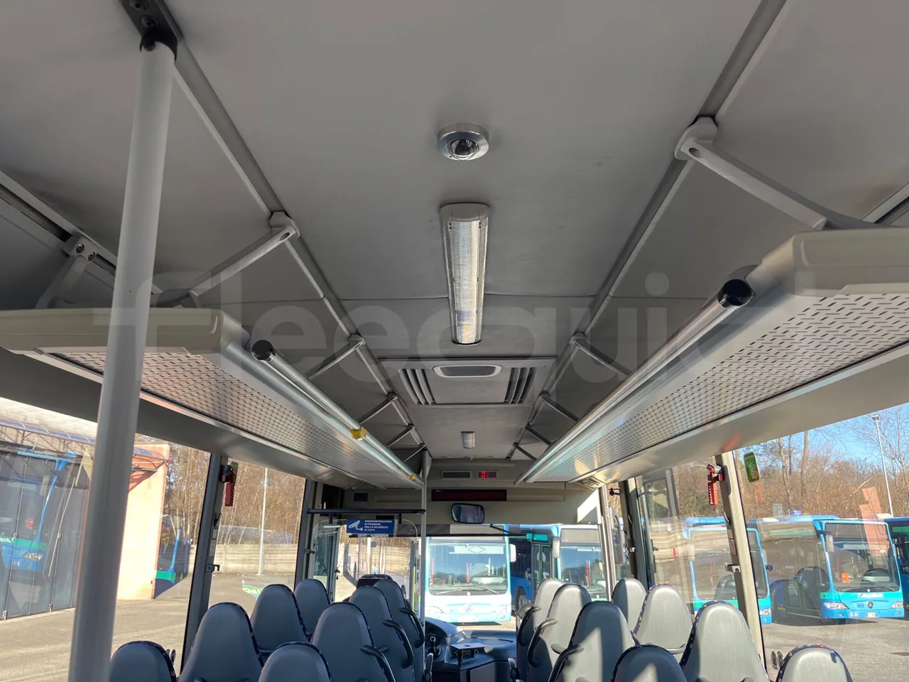 Mercedes-Benz Integro E5 4 - Euro5 - 220kW - 12.140mt - overhead compartments photo