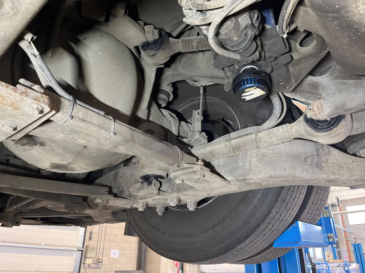 Mercedes-Benz Integro E5 4 - Euro5 - 220kW - 12.140mt - axle 3 left side