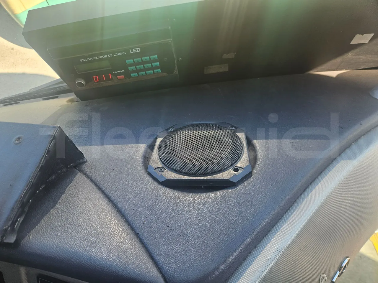 Volvo B12B 6X2 - EUR4 - 338kW -14.995m - hostes microphone accessories photo