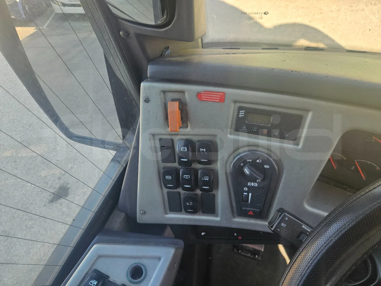 Volvo B12B 6X2 - EUR4 - 338kW -14.995m - onboard devices 2