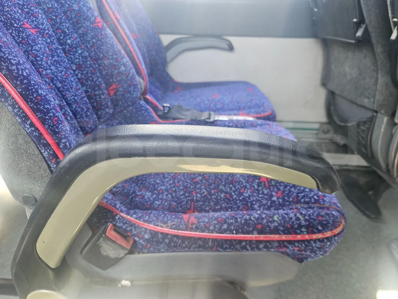 Volvo B12B 6X2 - EUR4 - 338kW -14.995m - armrest detail photo
