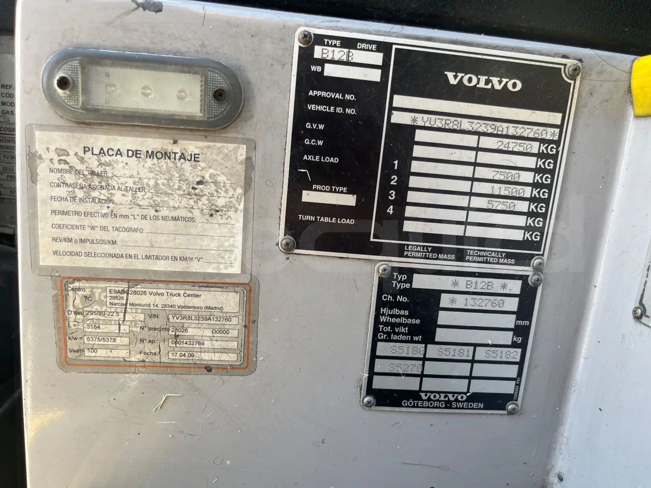 Volvo B12B 6X2 - EUR4 - 338kW -14.995m - chassis VIN photo (mandatory  for bus to scrap)