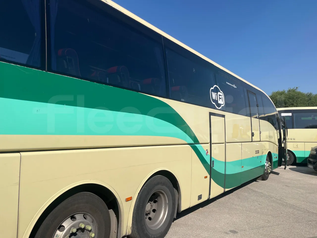 Volvo B12B 6X2 - EUR4 - 338kW -14.995m - air conditioning compressor (mandatory  for bus to scrap)