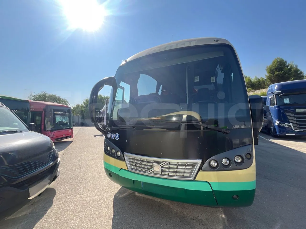 Volvo B12B 6X2 - EUR4 - 338kW -14.995m - Hover cover photo