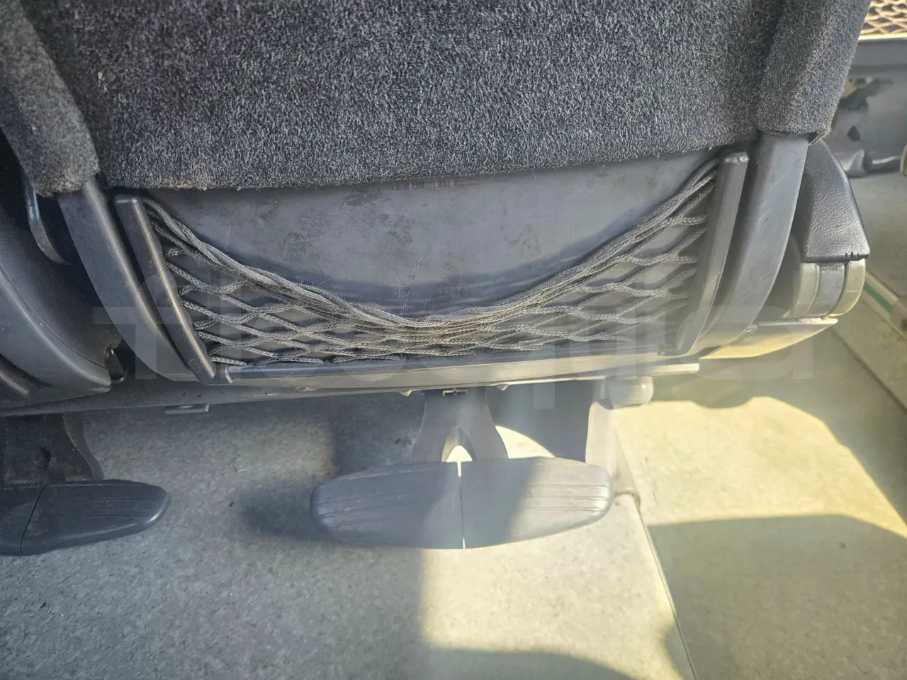 Volvo B12B 6X2 - EUR4 - 338kW -14.995m - mesh detail photo