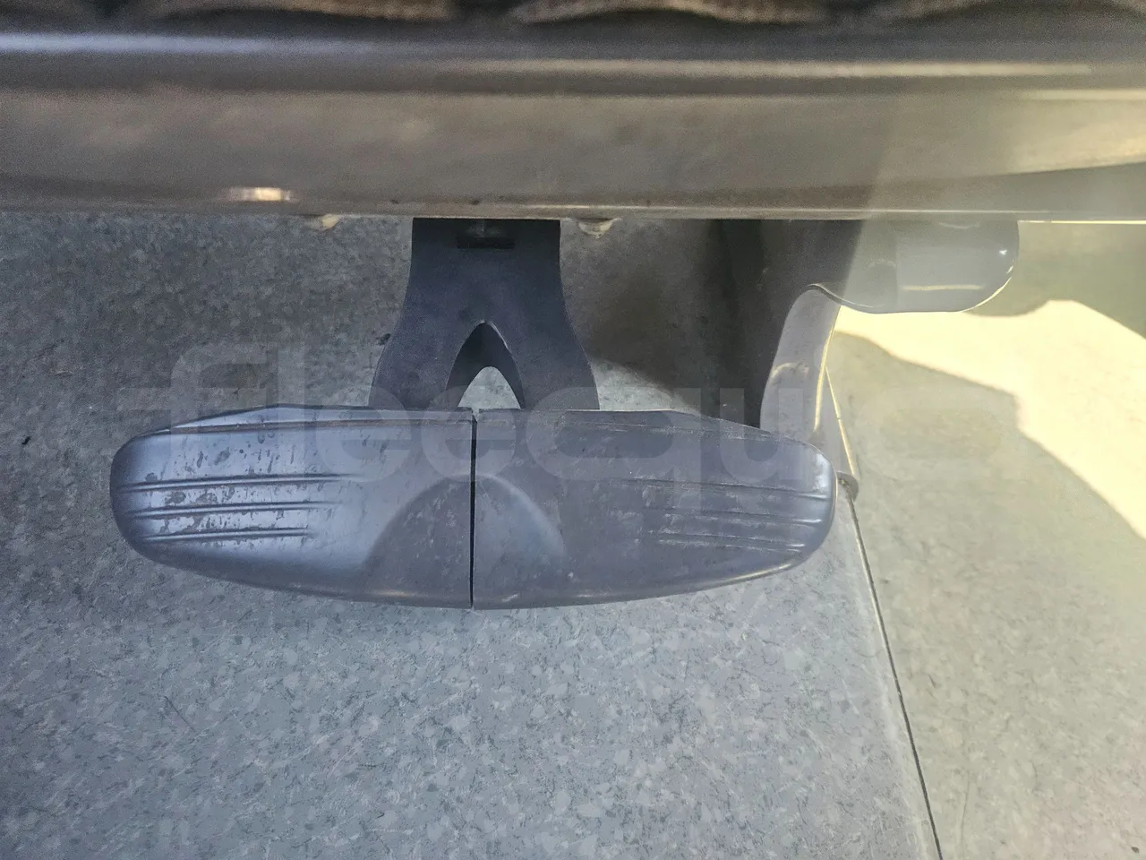 Volvo B12B 6X2 - EUR4 - 338kW -14.995m - footrest detail photo