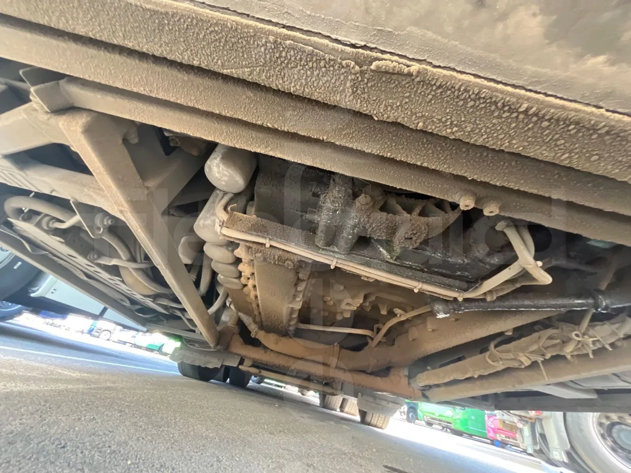 Volvo B12B 6X2 - EUR4 - 338kW -14.995m - front air springs left