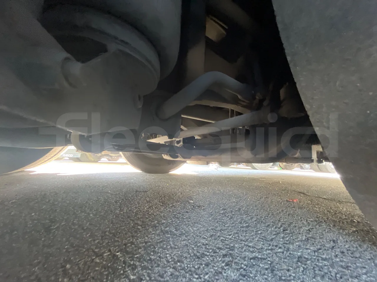 Volvo B12B 6X2 - EUR4 - 338kW -14.995m - front discs left
