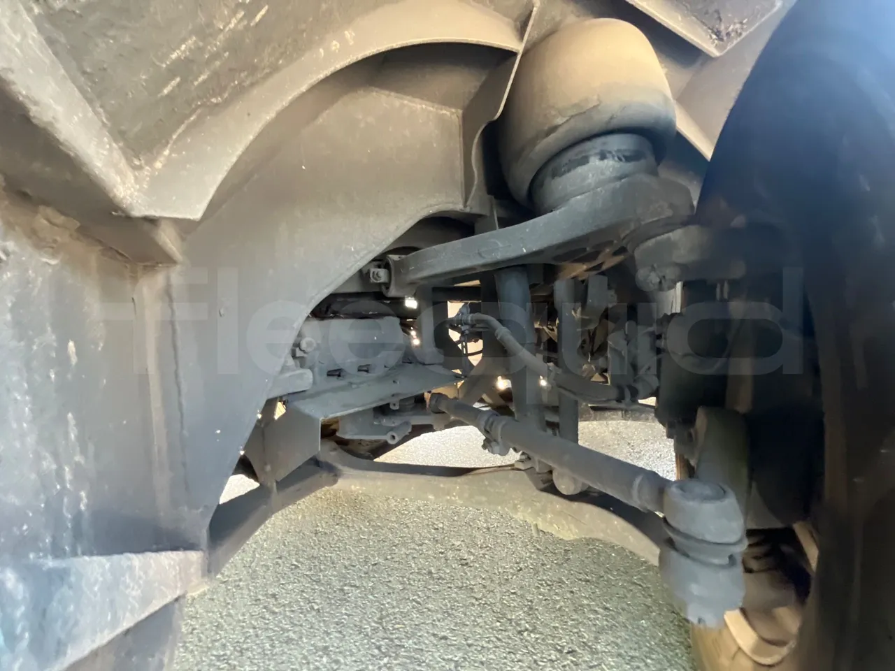 Volvo B12B 6X2 - EUR4 - 338kW -14.995m - front discs right