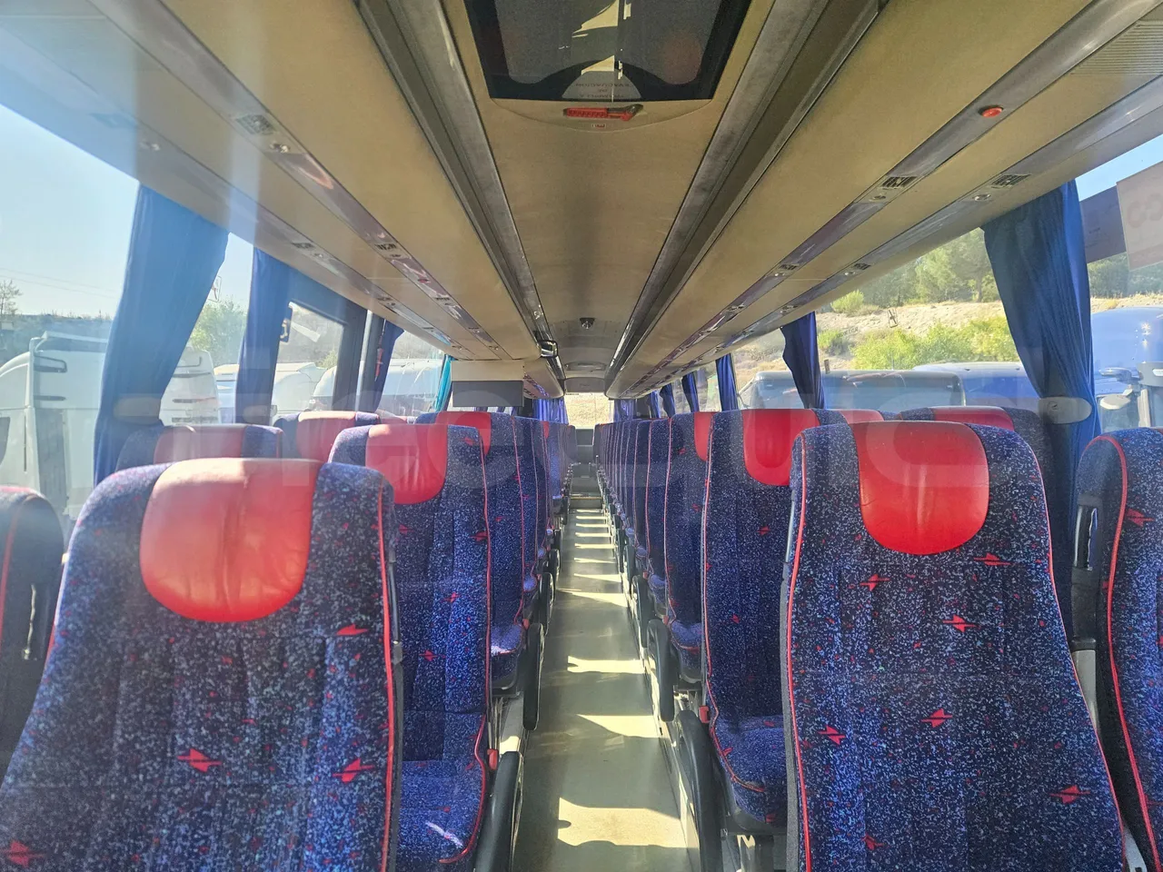 Volvo B12B 6X2 - EUR4 - 338kW -14.995m - interior reverse seats driver height (mandatory for bus to scrap)