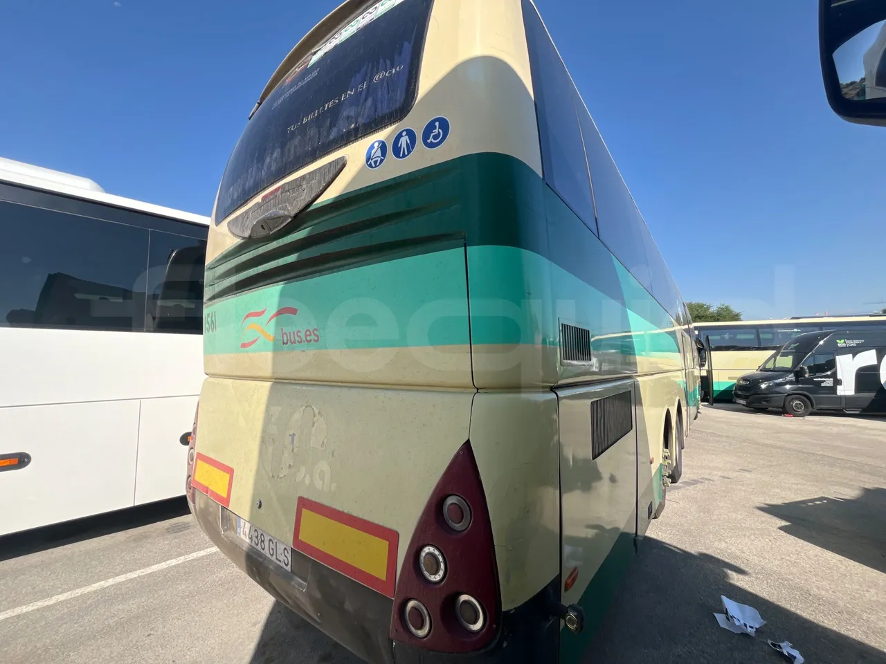 Volvo B12B 6X2 - EUR4 - 338kW -14.995m - rear hatch open (mandatory  for bus to scrap)