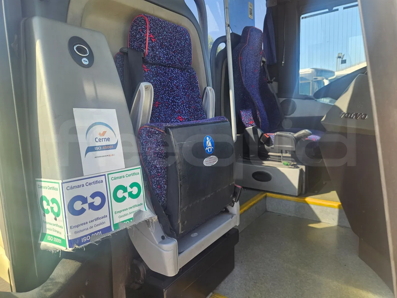 Volvo B12B 6X2 - EUR4 - 338kW -14.995m - hostess seat photo