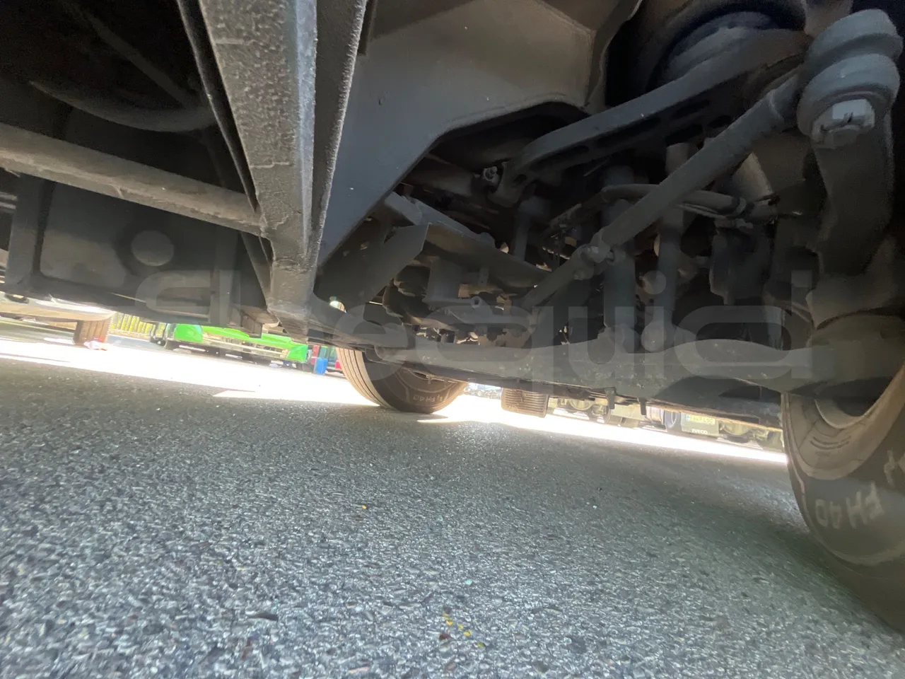 Volvo B12B 6X2 - EUR4 - 338kW -14.995m - front axle right side