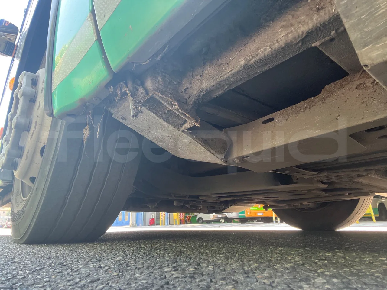 Iveco Citelis - front shock absorbers left