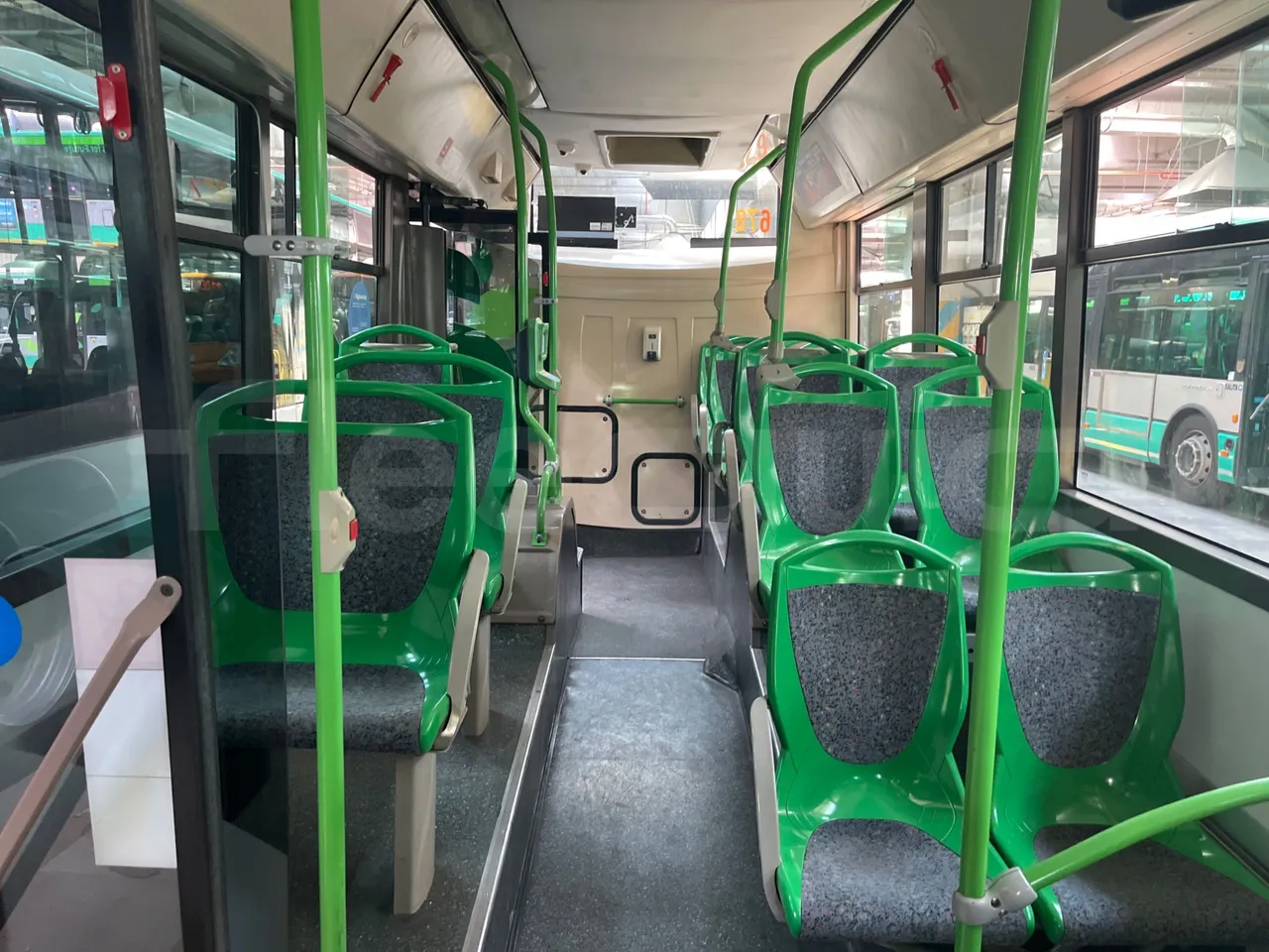 Iveco Citelis - reverse view middle aisle