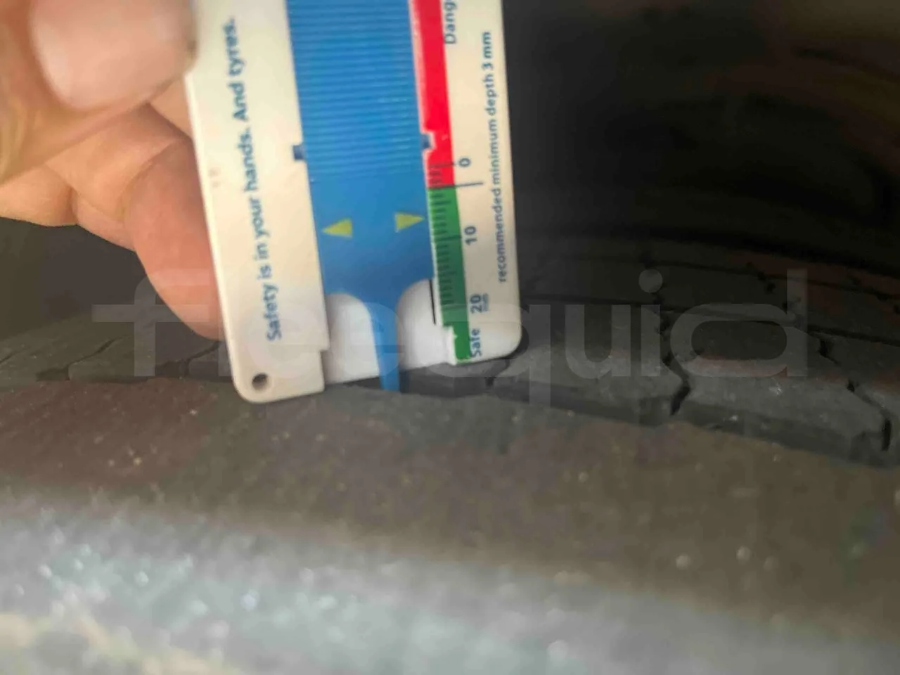 Iveco Citelis - tread condition front tires right