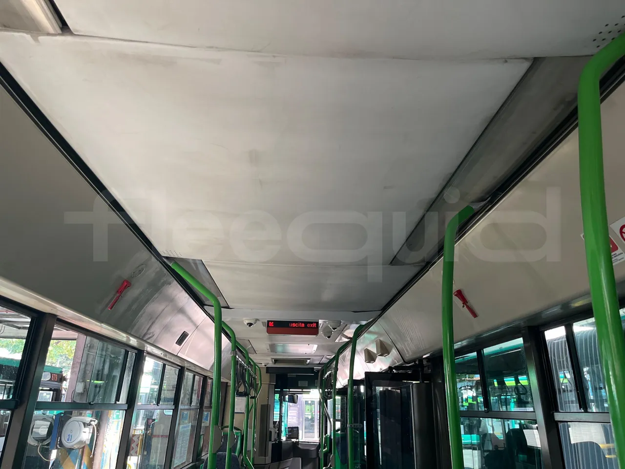 Iveco Citelis - overhead compartments photo