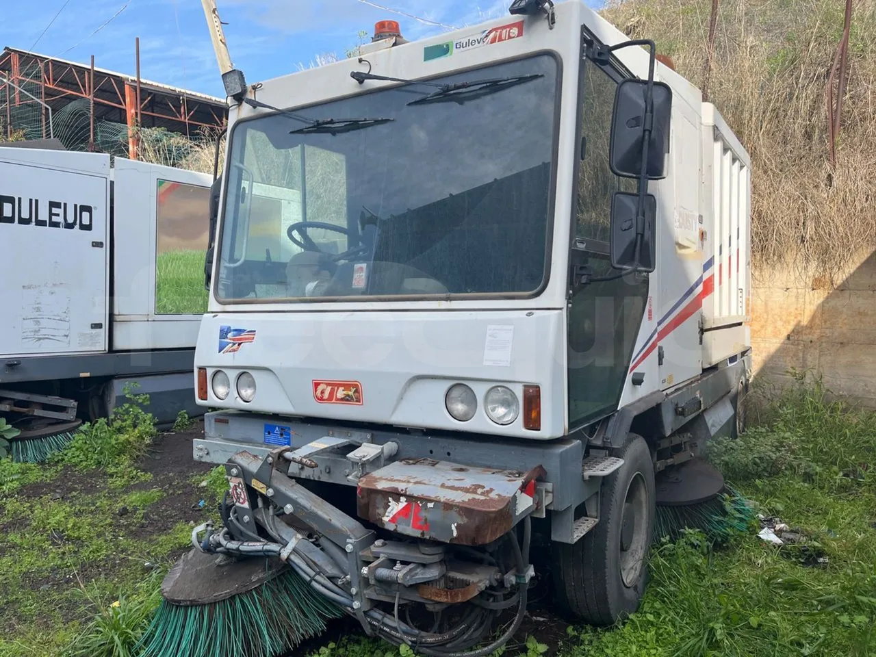 Dulevo 5011 107kW - 5.920mt - 3/4 front left