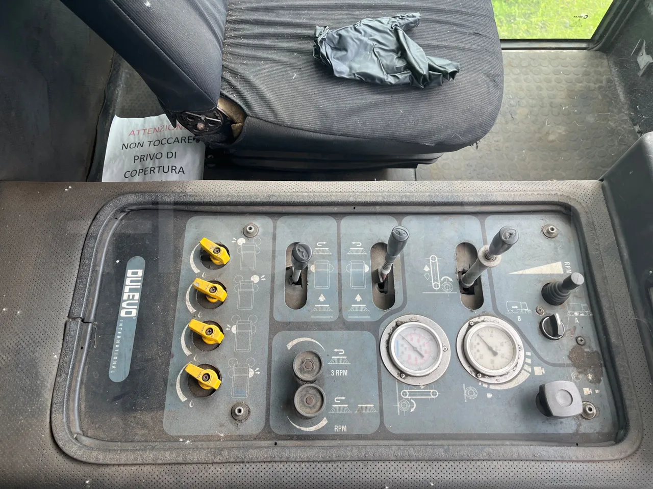 Dulevo 5011 107kW - 5.920mt - onboard devices 1