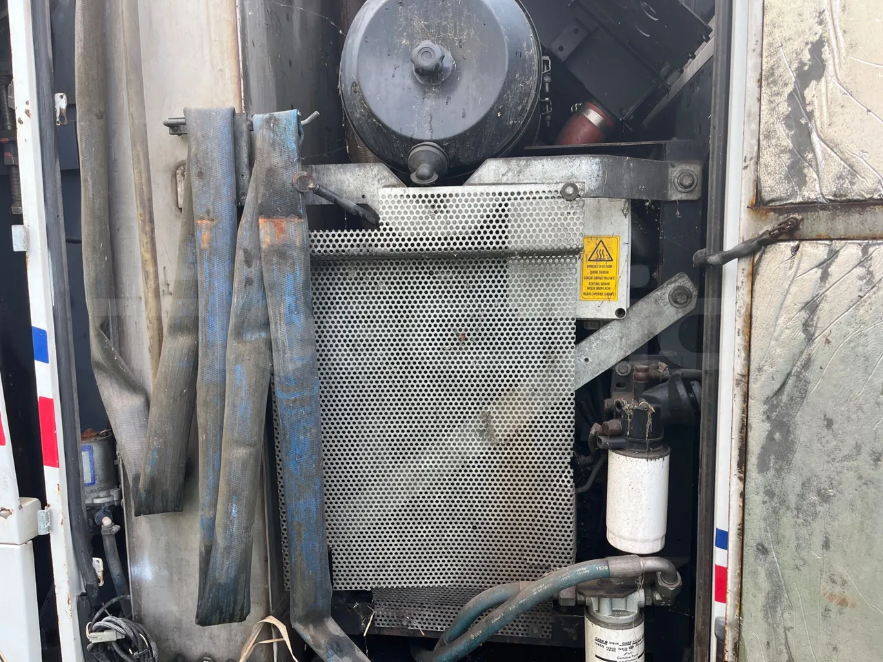 Dulevo 5011 107kW - 5.920mt - engine without protection