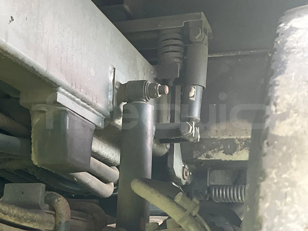 Dulevo 5011 107kW - 5.920mt - front air springs left