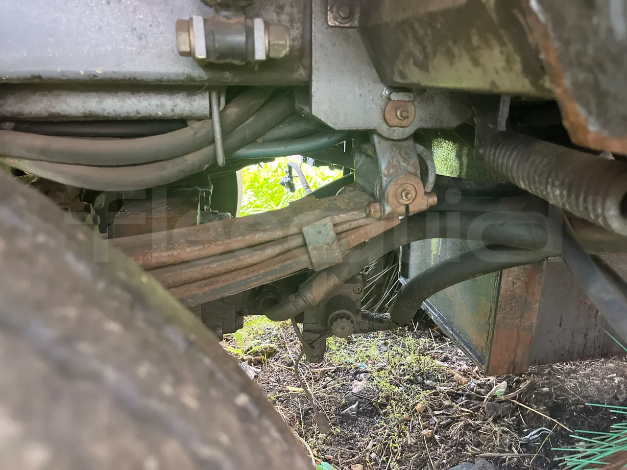 Dulevo 5011 107kW - 5.920mt - front shock absorbers left