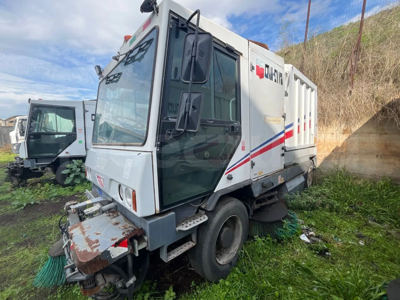 Dulevo 5011 107kW - 5.920mt - left side photo