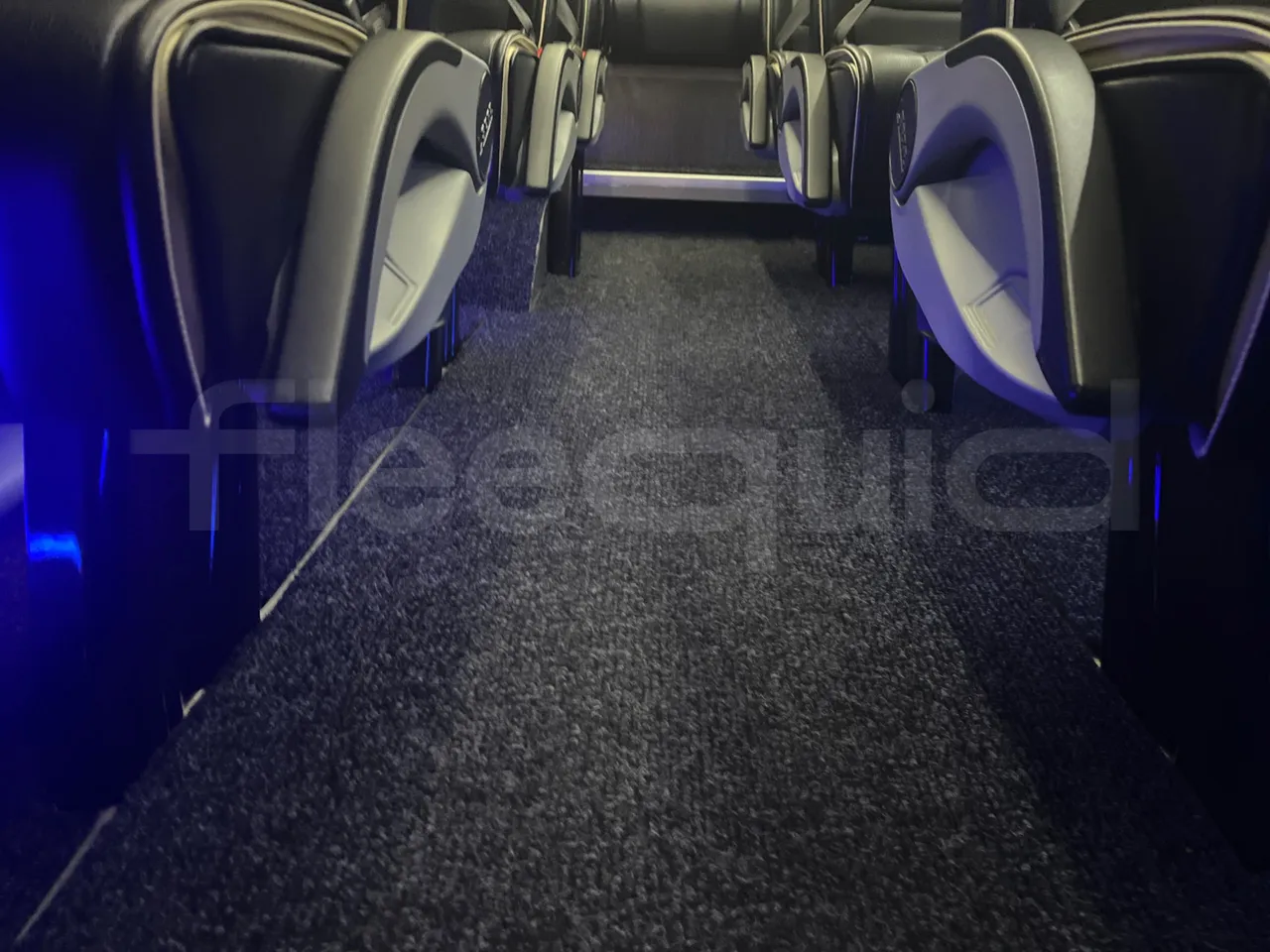 Mercedes-Benz Sprinter 906BB50  - Euro6 - 140kW - 7.360mt - seat brackets photo