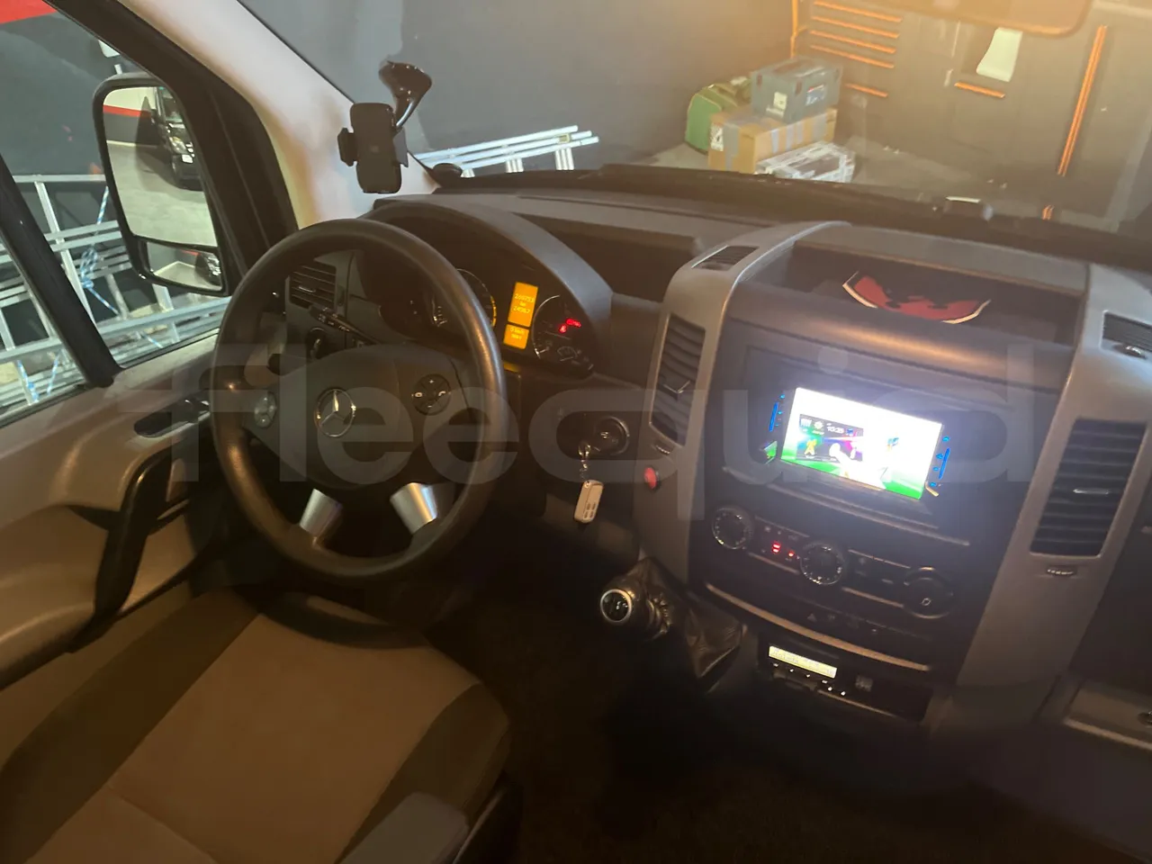 Mercedes-Benz Sprinter 906BB50  - Euro6 - 140kW - 7.360mt - buttons panels on