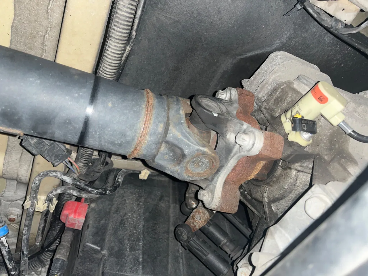 Mercedes-Benz Sprinter 906BB50  - Euro6 - 140kW - 7.360mt - driveshaft photo