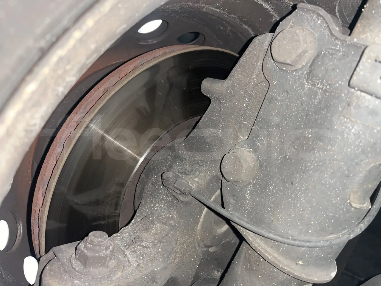 Mercedes-Benz Sprinter 906BB50  - Euro6 - 140kW - 7.360mt - front discs left