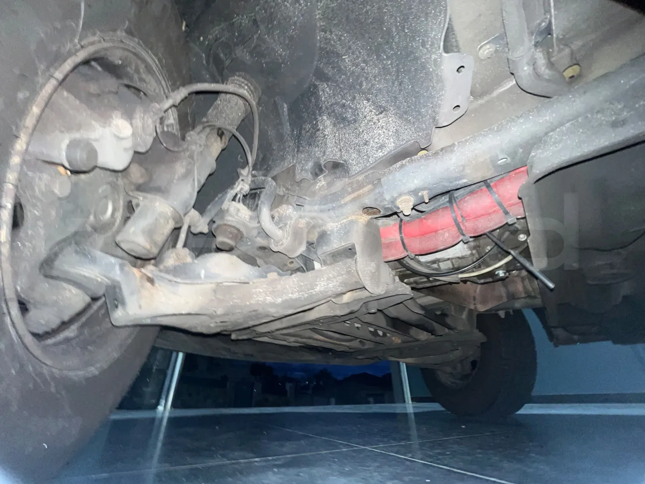 Mercedes-Benz Sprinter 906BB50  - Euro6 - 140kW - 7.360mt - front shock absorbers right