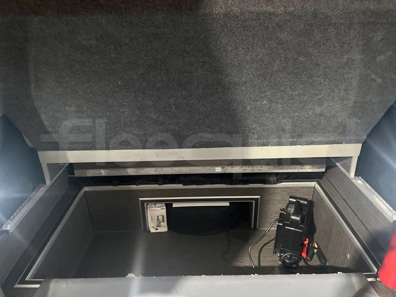 Mercedes-Benz Sprinter 906BB50  - Euro6 - 140kW - 7.360mt - luggage rack photo