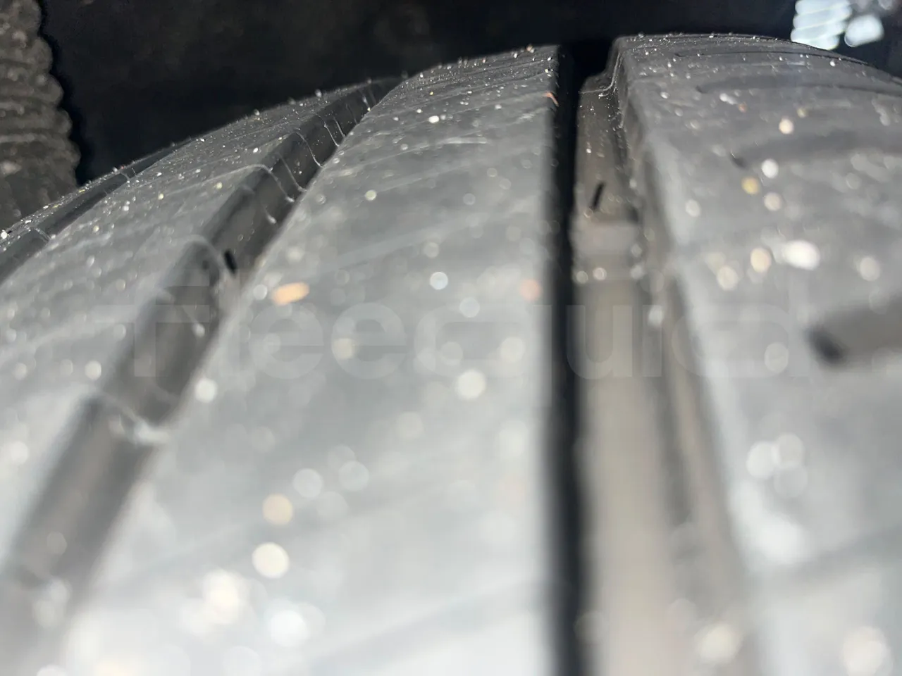 Mercedes-Benz Sprinter 906BB50  - Euro6 - 140kW - 7.360mt - tread condition front tires right