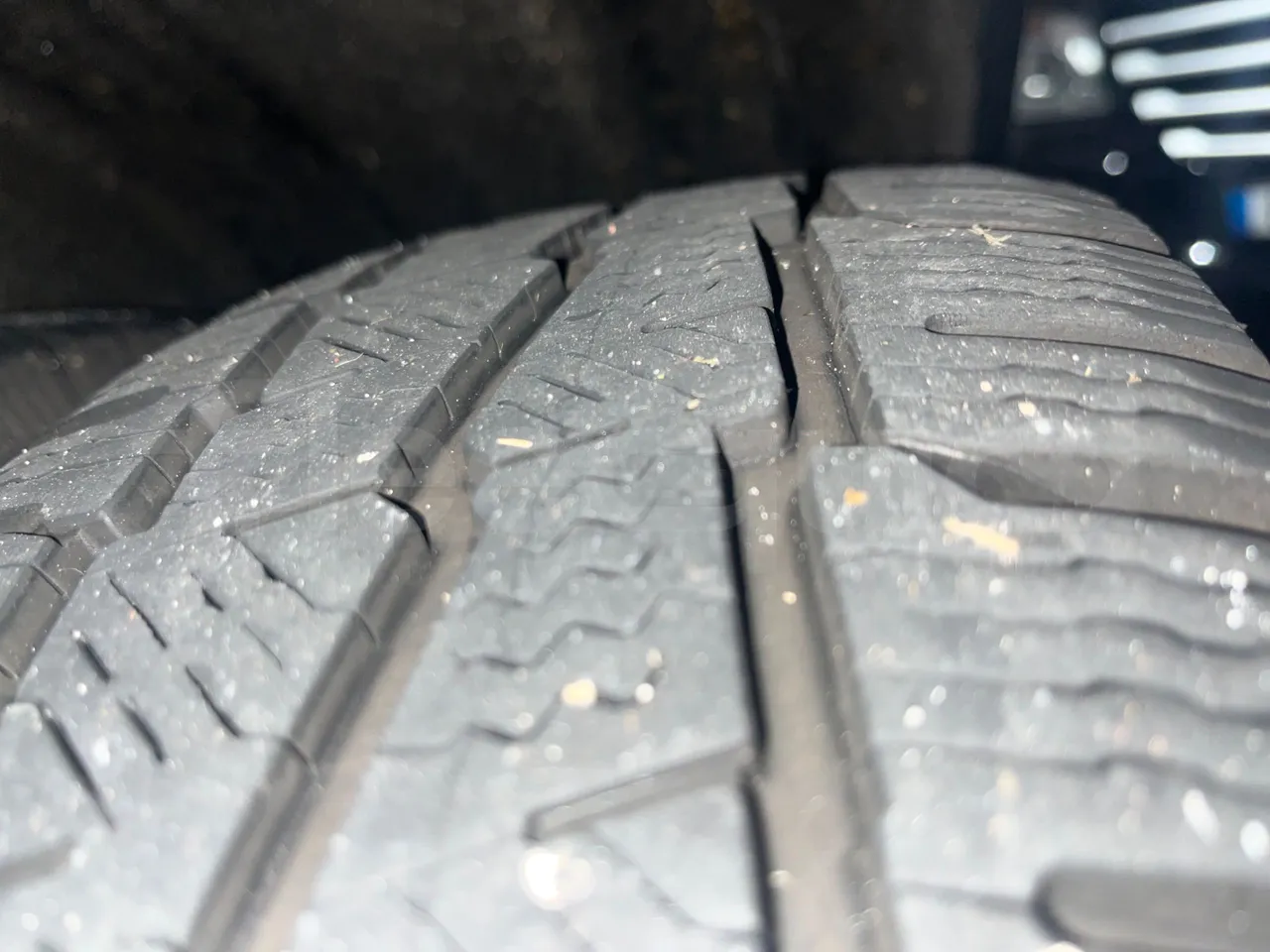 Mercedes-Benz Sprinter 906BB50  - Euro6 - 140kW - 7.360mt - tread condition second axle tires left