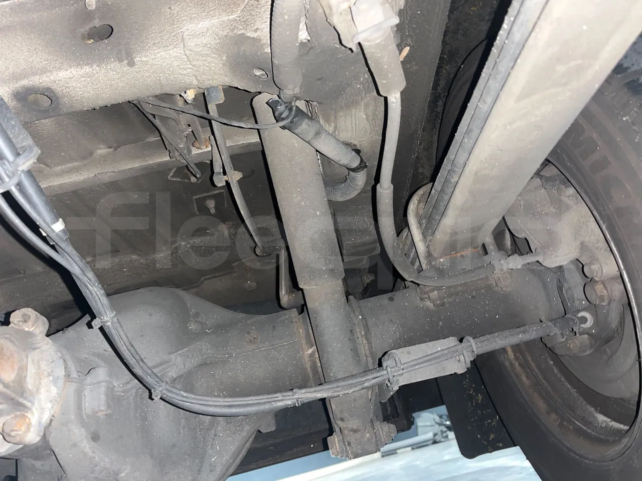 Mercedes-Benz Sprinter 906BB50  - Euro6 - 140kW - 7.360mt - axel 3 shock absorbers 1 left