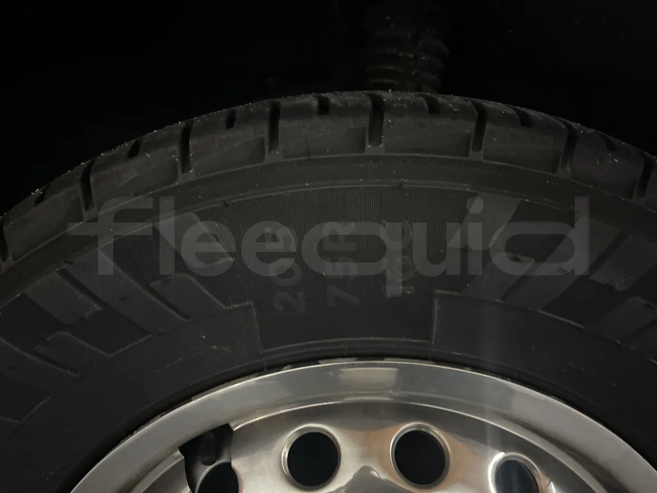 Mercedes-Benz Sprinter 906BB50  - Euro6 - 140kW - 7.360mt - rear left tire photo