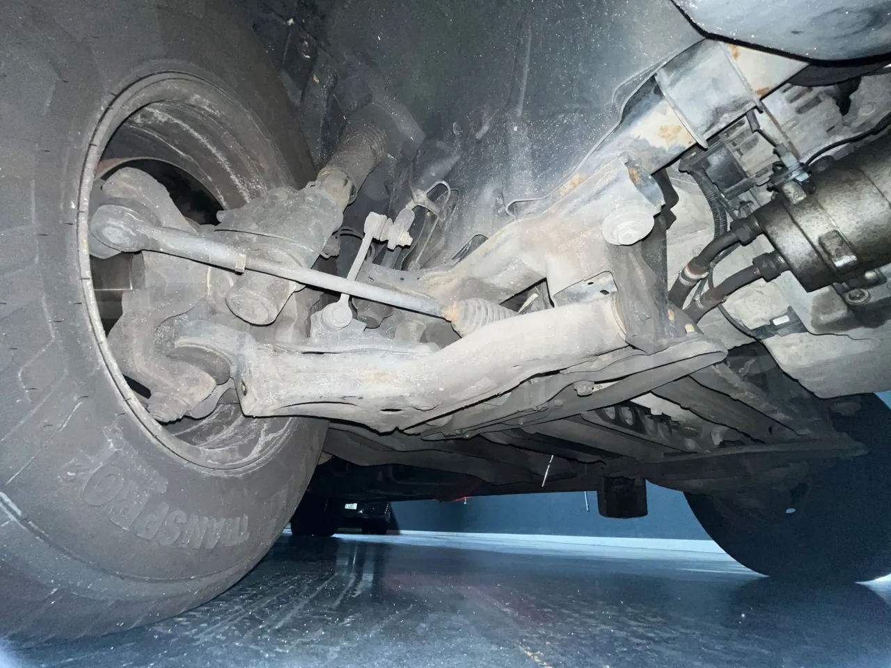 Mercedes-Benz Sprinter 906BB50  - Euro6 - 140kW - 7.360mt - front axle left side