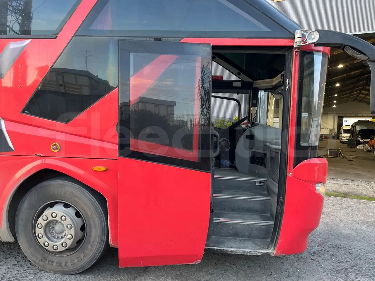 Man 18.410 HOCL 18.410 HOCL/R - Euro 4 - 301 kW - 12.9mt - front door 1 open