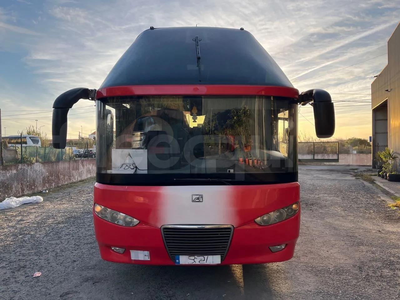 Man 18.410 HOCL 18.410 HOCL/R - Euro 4 - 301 kW - 12.9mt - front photo