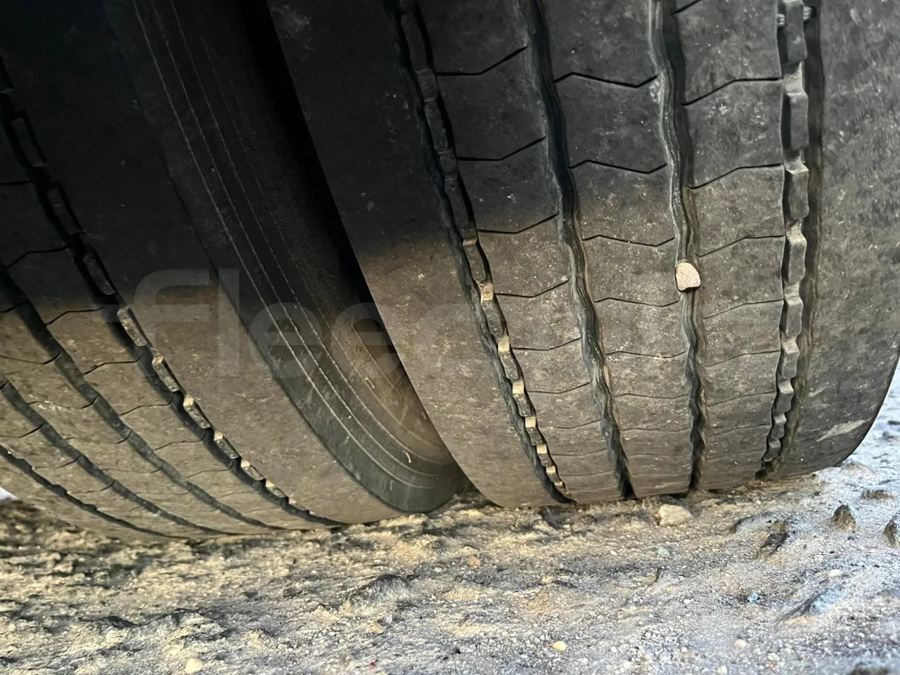 Man 18.410 HOCL 18.410 HOCL/R - Euro 4 - 301 kW - 12.9mt - tread condition third axle tires left