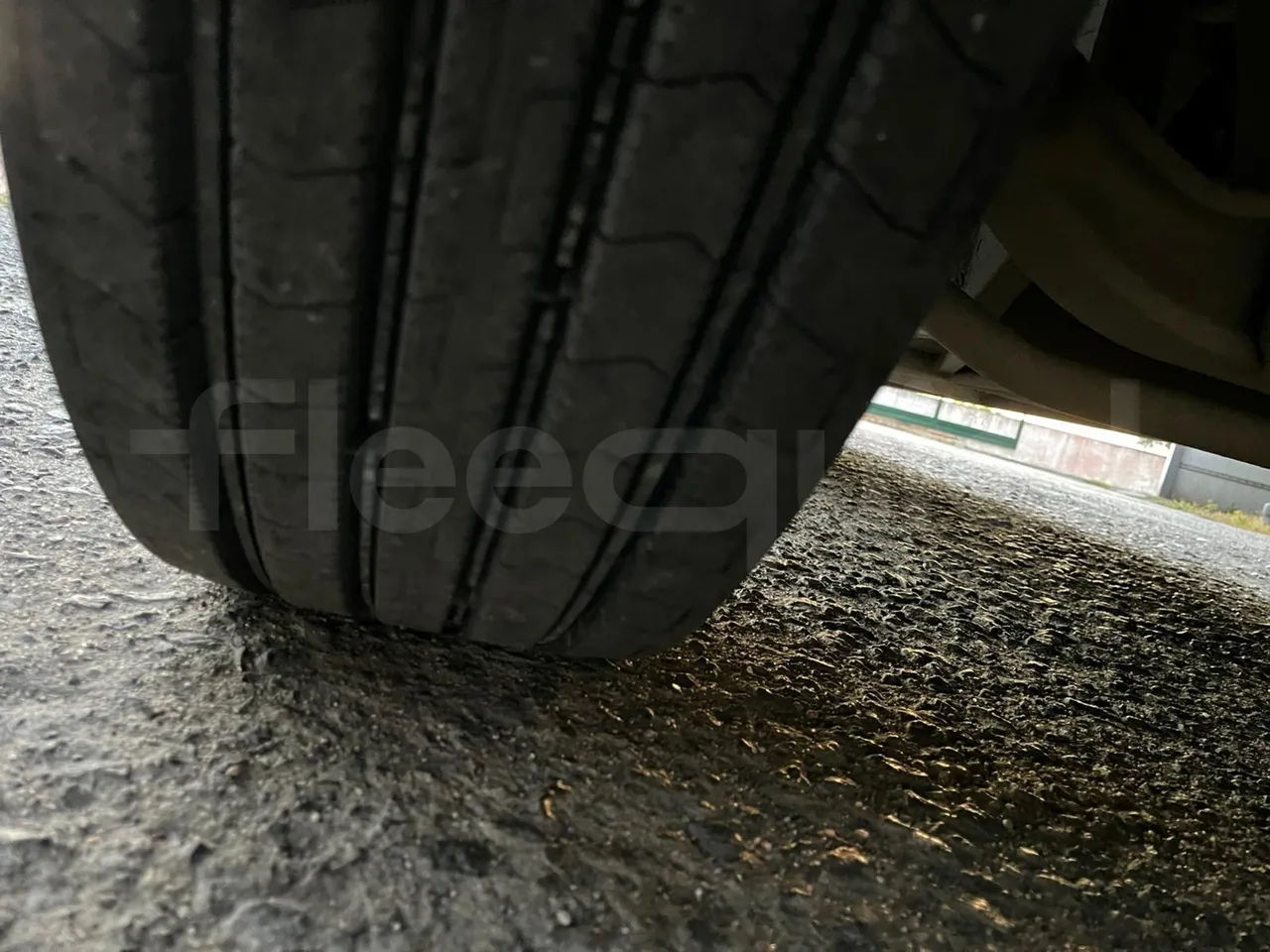 Man 18.410 HOCL 18.410 HOCL/R - Euro 4 - 301 kW - 12.9mt - tread condition third axle tires right