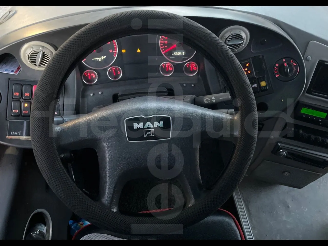 Man 18.410 HOCL 18.410 HOCL/R - Euro 4 - 301 kW - 12.9mt - steering wheel photo