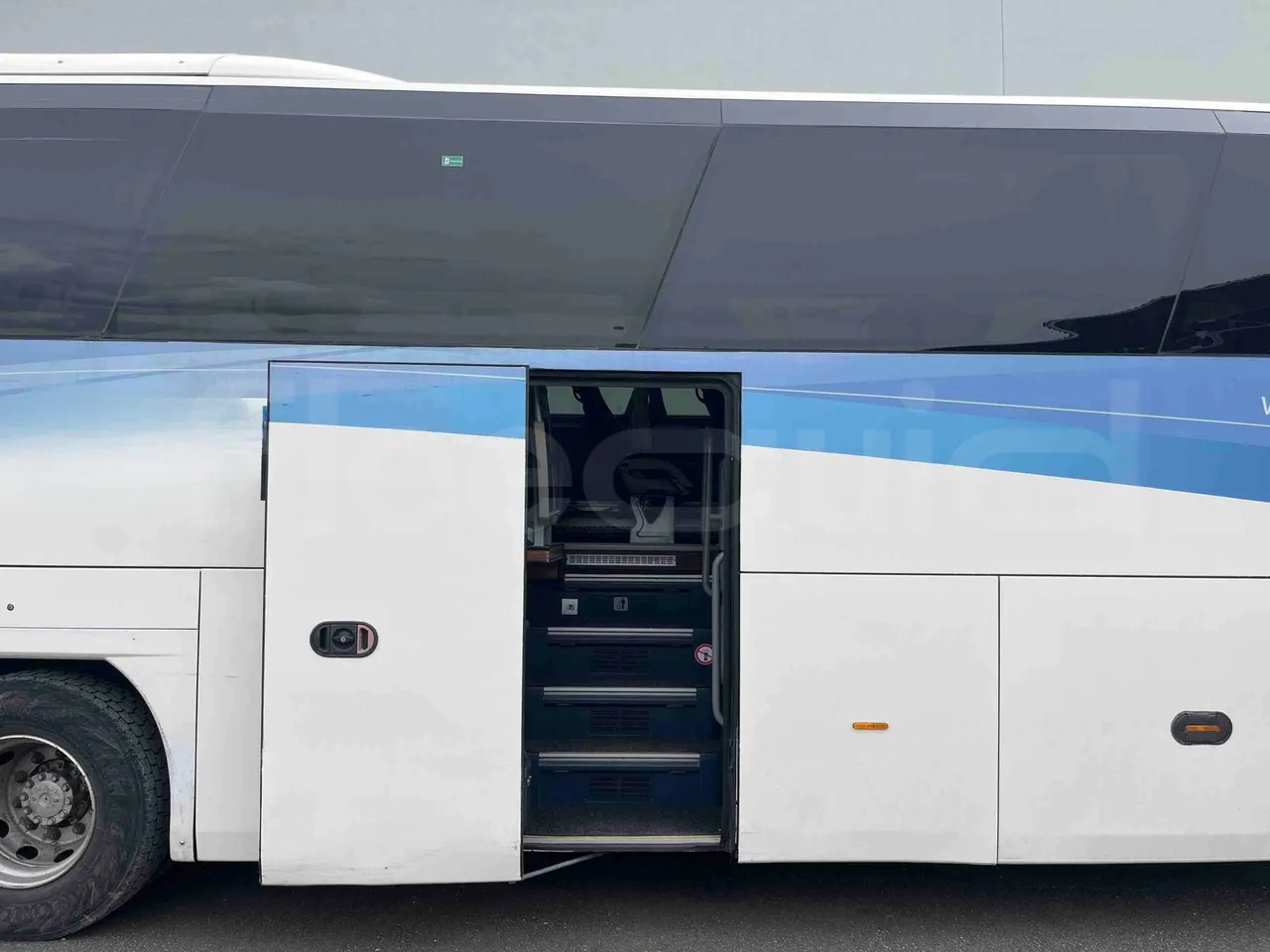 Neoplan Cityliner P14 - EUR6 - 294kW - 12.240m - front door 3 open