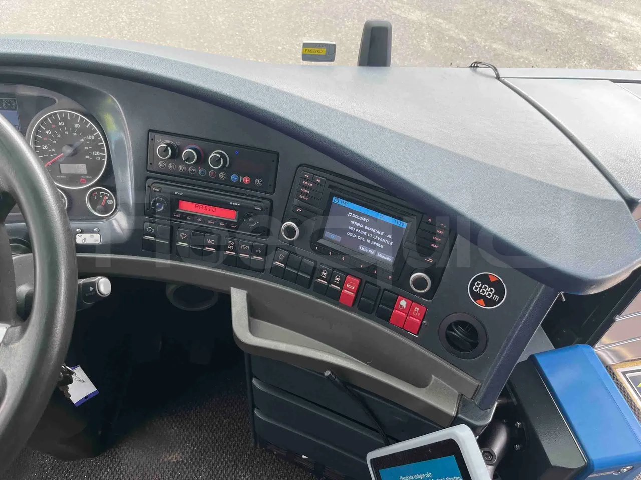 Neoplan Cityliner P14 - EUR6 - 294kW - 12.240m - radio accessories photo