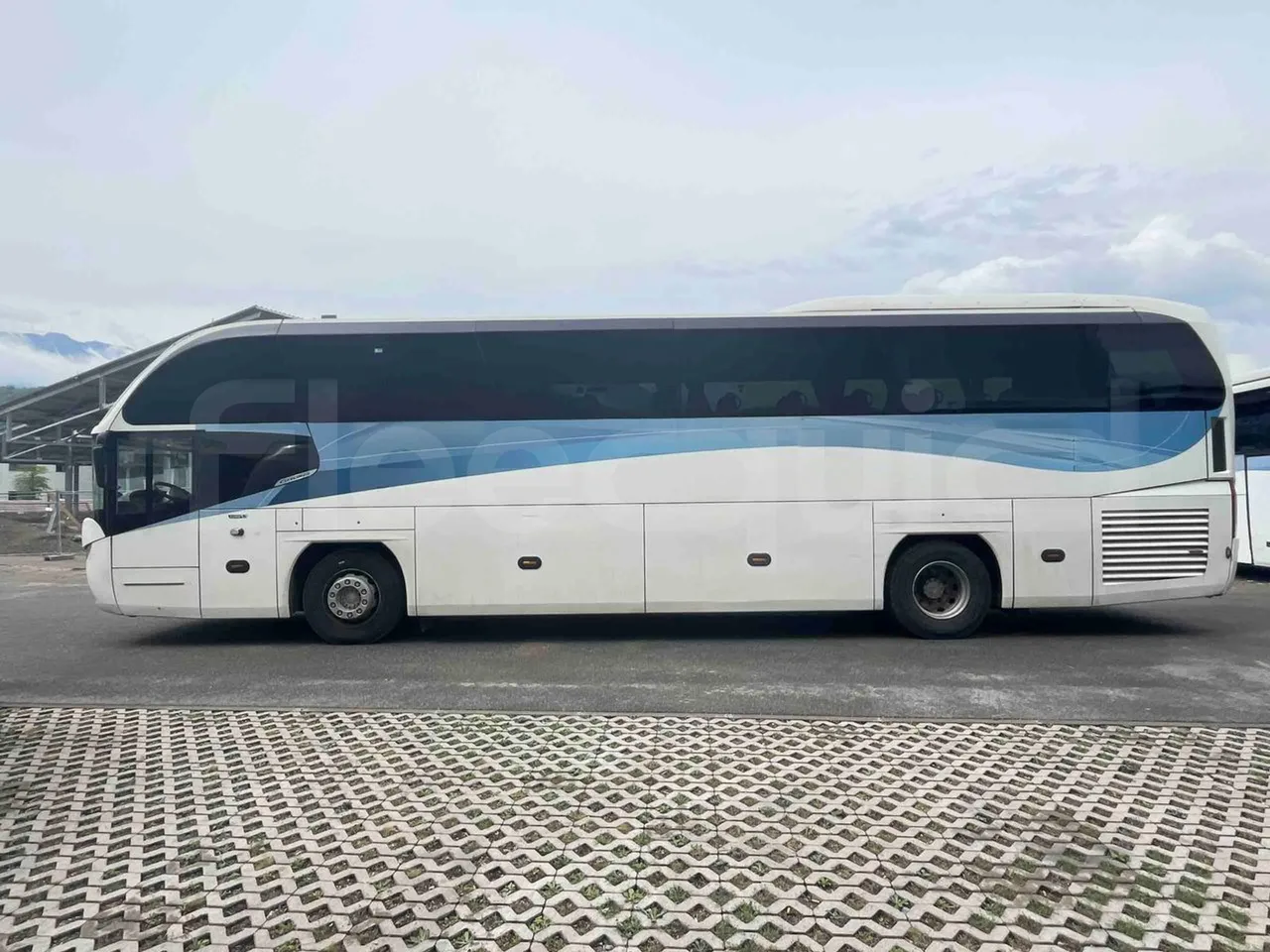 Neoplan Cityliner P14 - EUR6 - 294kW - 12.240m - left side photo