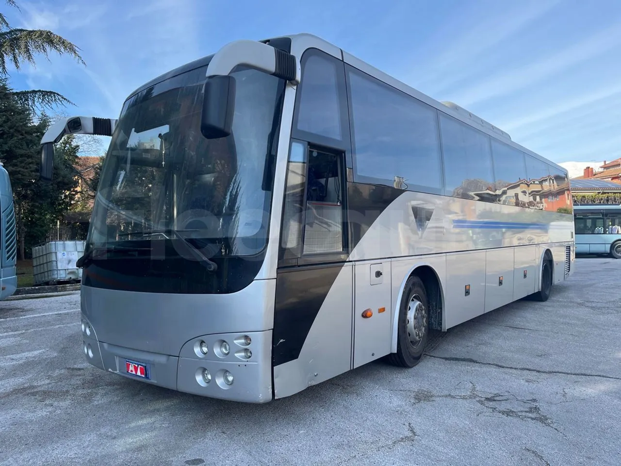 Temsa Safari RD R A T-I53 - Euro 5 - 266 kw - 12.200 mt - 3/4 front left